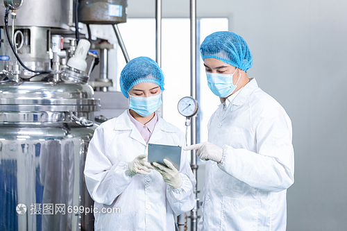 智慧化工 平板電腦賦能技術工人與軟件開發(fā)的創(chuàng)新融合